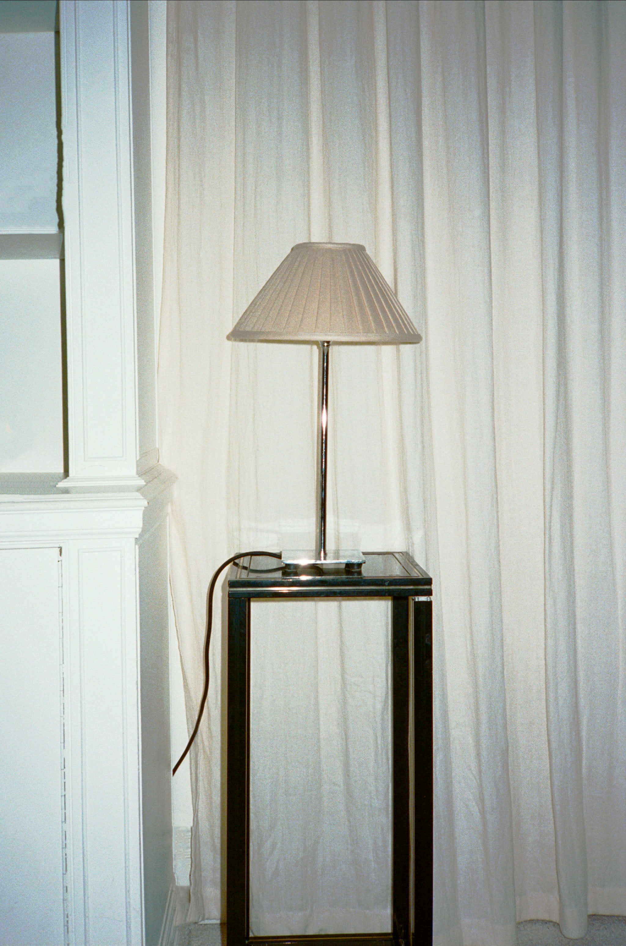 The coolie lampshade - knife pleat - hanbury cornsilk