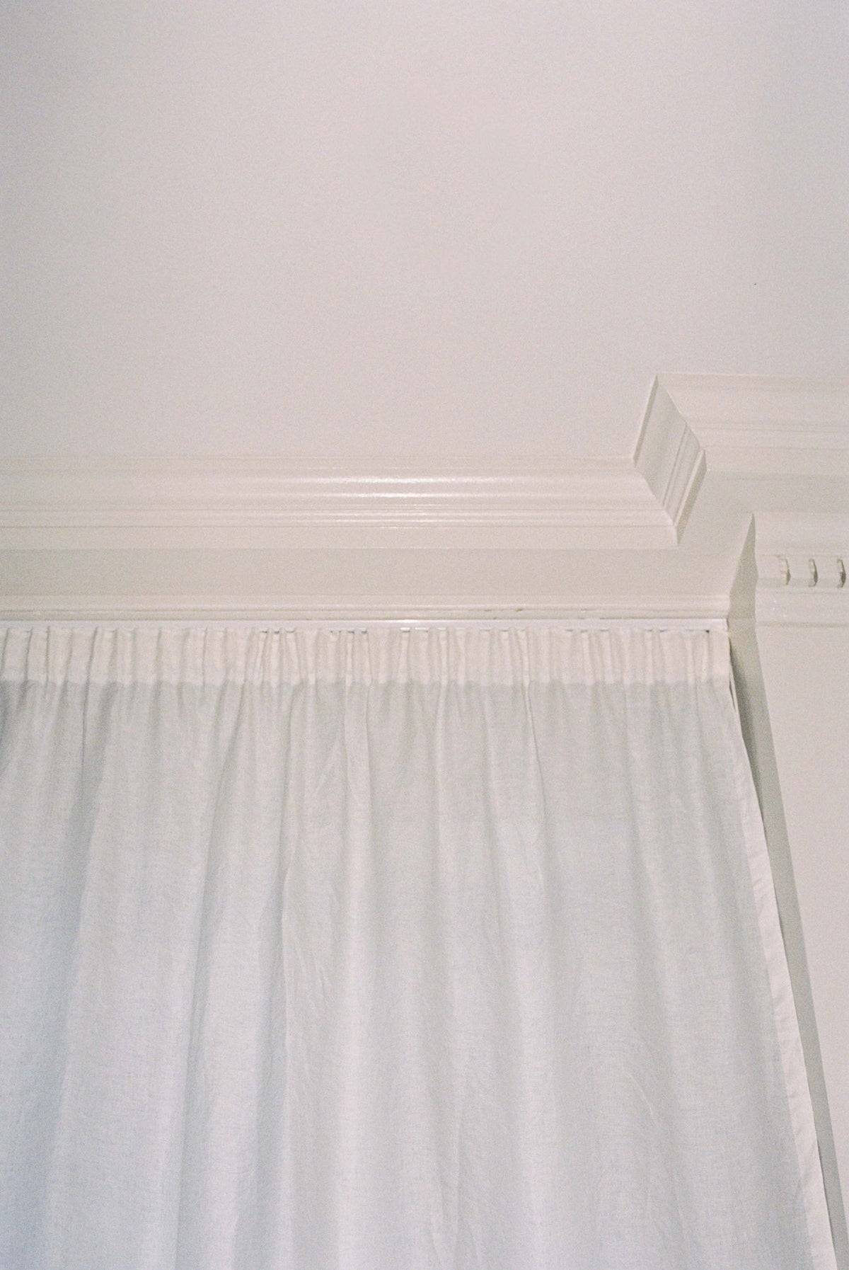 The full length sheer - lightweight linen - elderfield turpentine