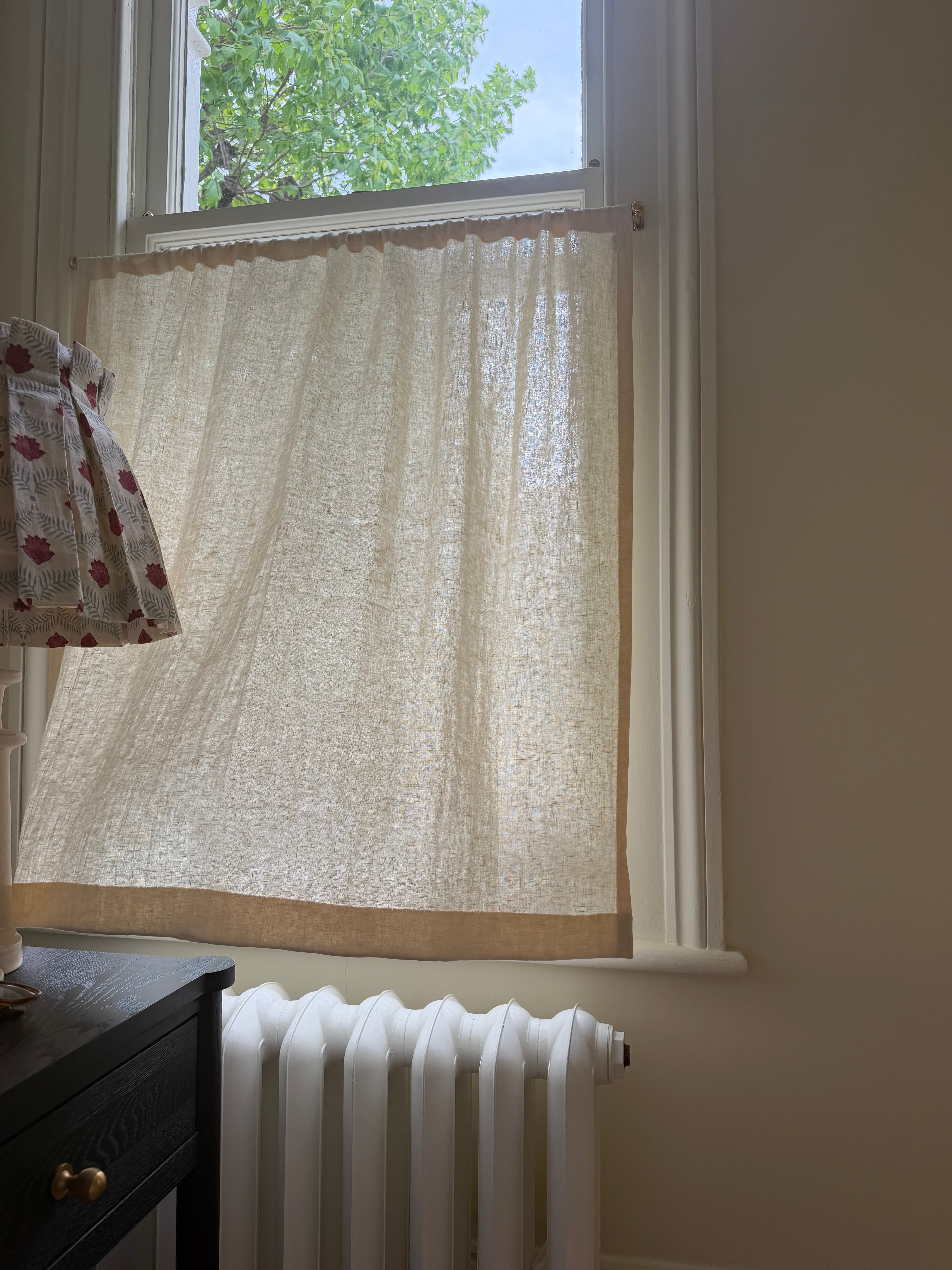 The cafe curtain - soft washed linen with a pocket top