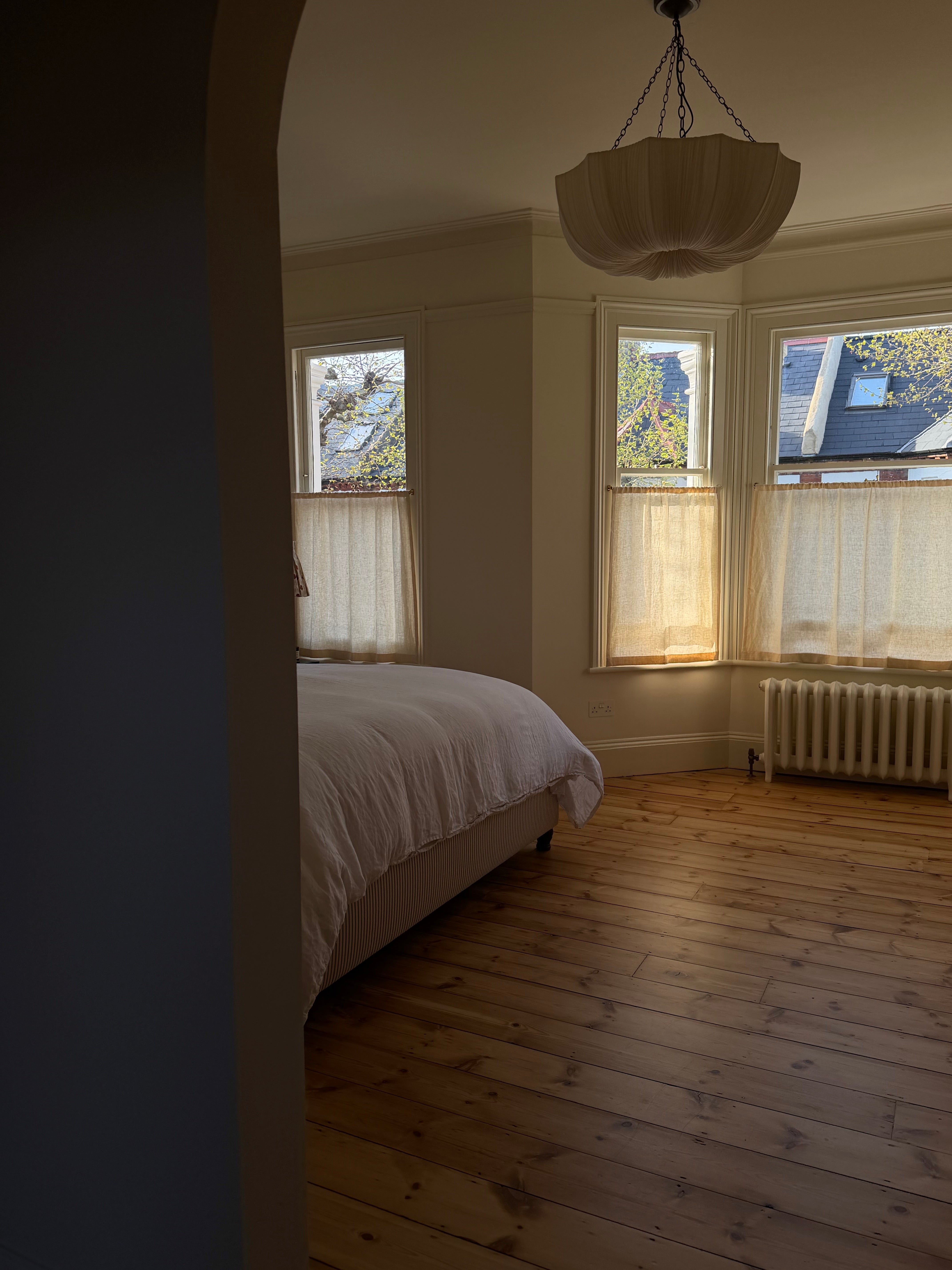 The cafe curtain - soft washed linen with a pocket top