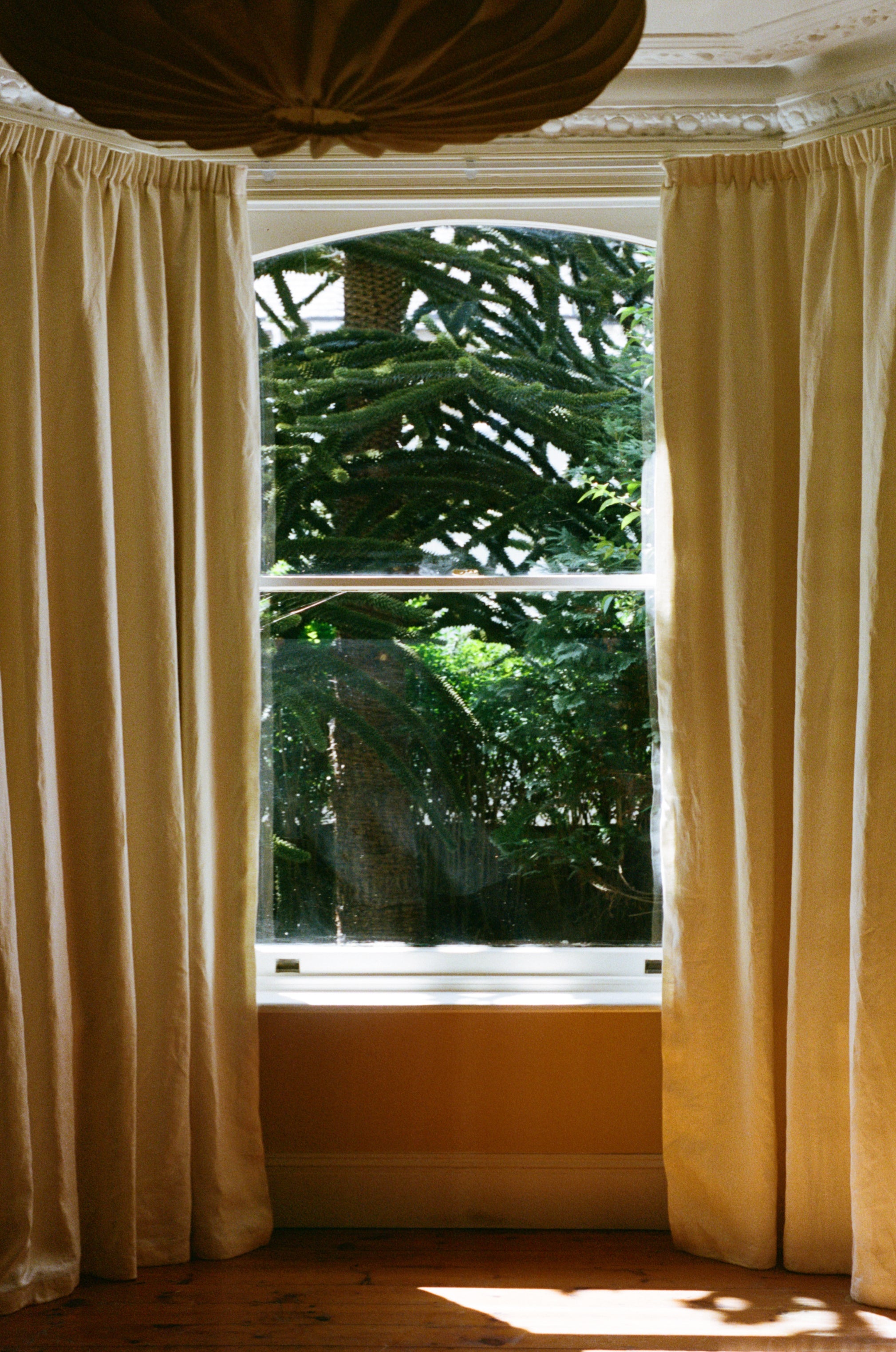 The blackout lined curtain - mediumweight linen