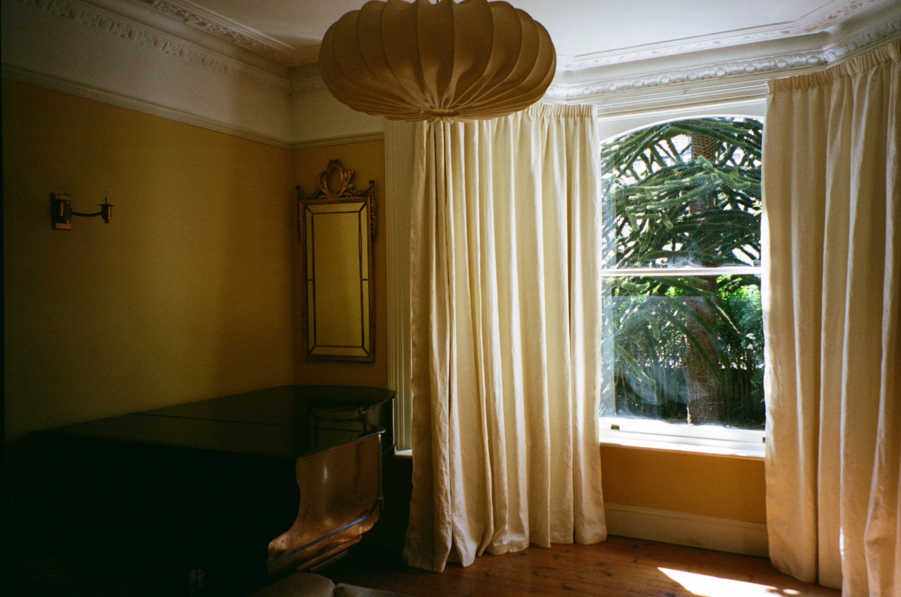 The blackout lined curtain - mediumweight linen