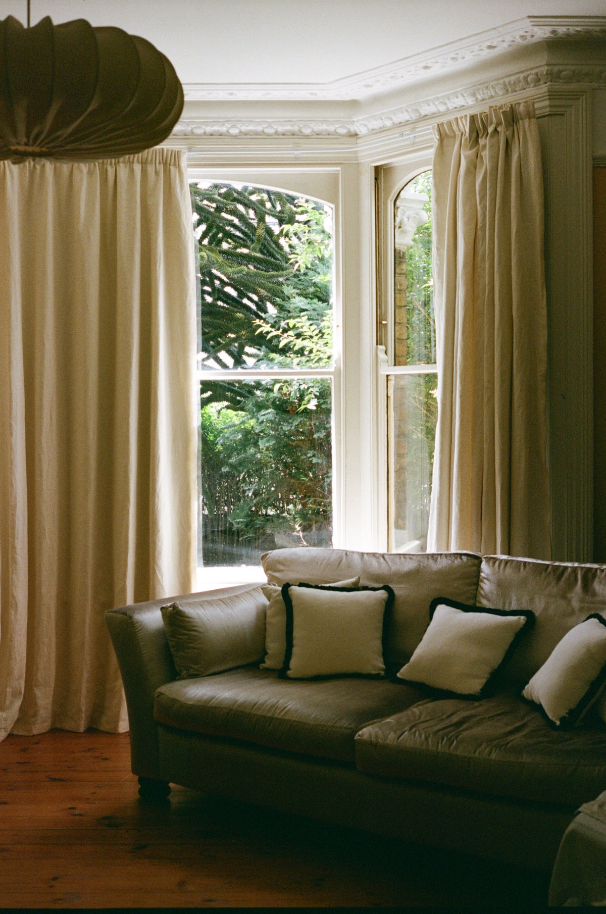 The blackout lined curtain - mediumweight linen - vellum