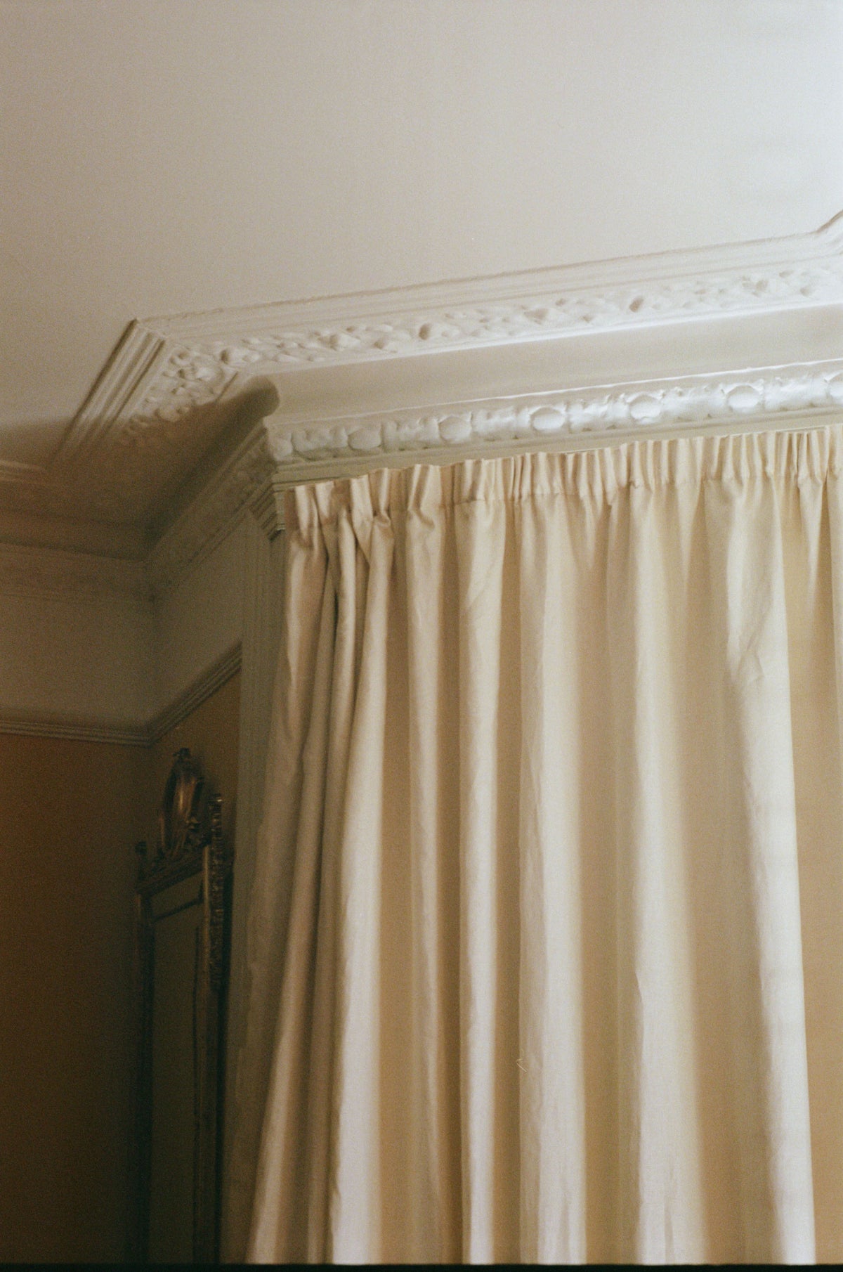 Hanbury - Vellum