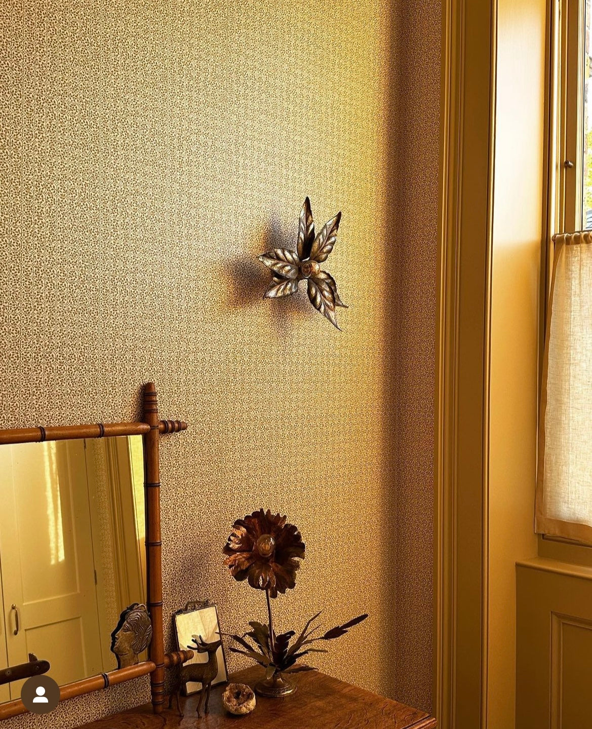 The cafe curtain - lightweight linen with a pocket top