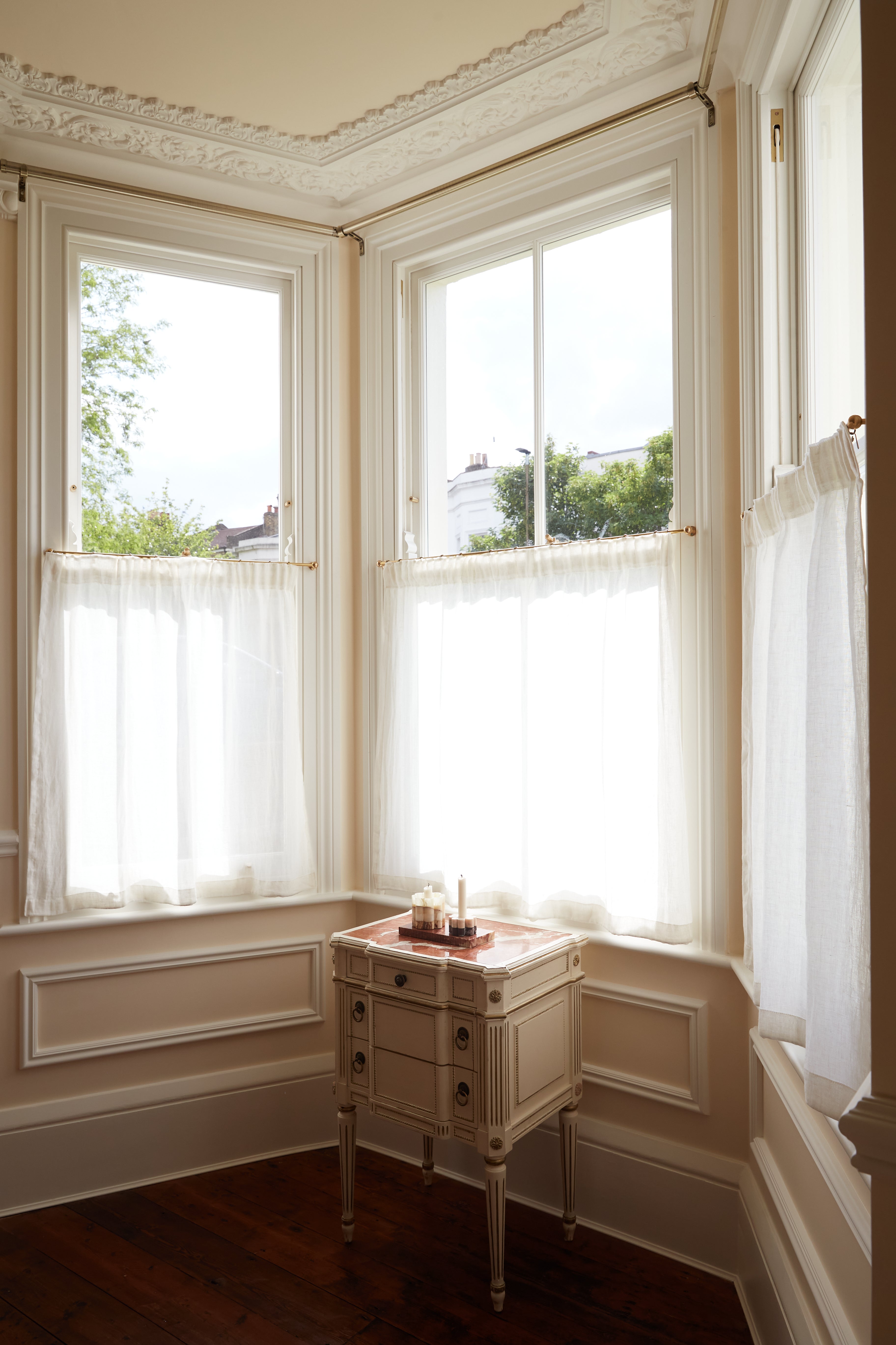 The cafe curtain - lightweight linen with a pleated top