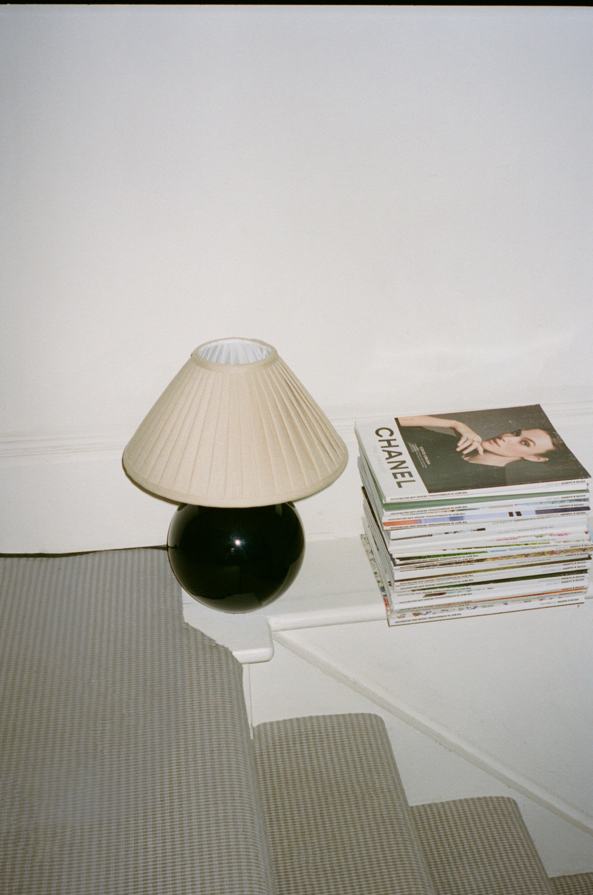 The coolie lampshade - knife pleat - hanbury cornsilk