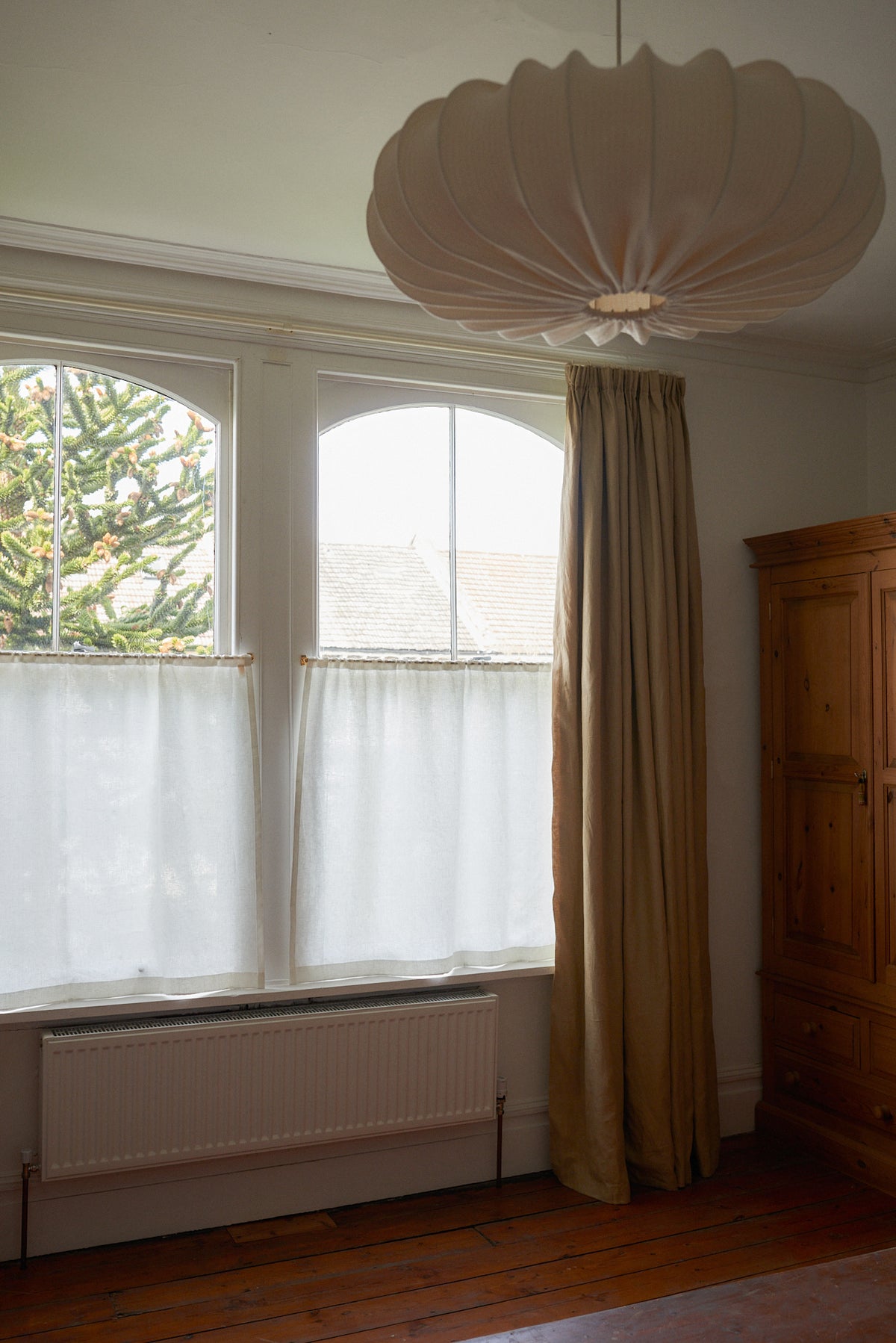 The cafe curtain - lightweight linen with a pocket top - elderfield turpentine